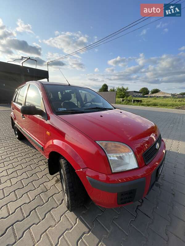 Хэтчбек Ford Fusion 2006 в Христиновке