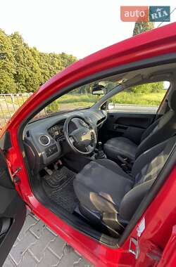 Хэтчбек Ford Fusion 2006 в 