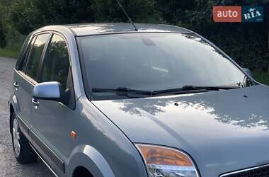 Хэтчбек Ford Fusion 2009 в 