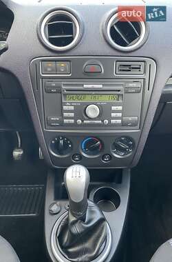 Хэтчбек Ford Fusion 2009 в 