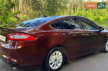 Седан Ford Fusion 2015 в 