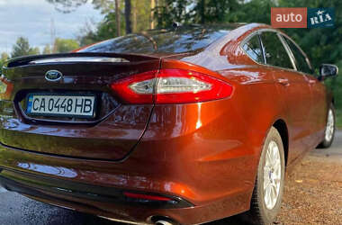 Седан Ford Fusion 2015 в 