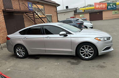 Седан Ford Fusion 2017 в 