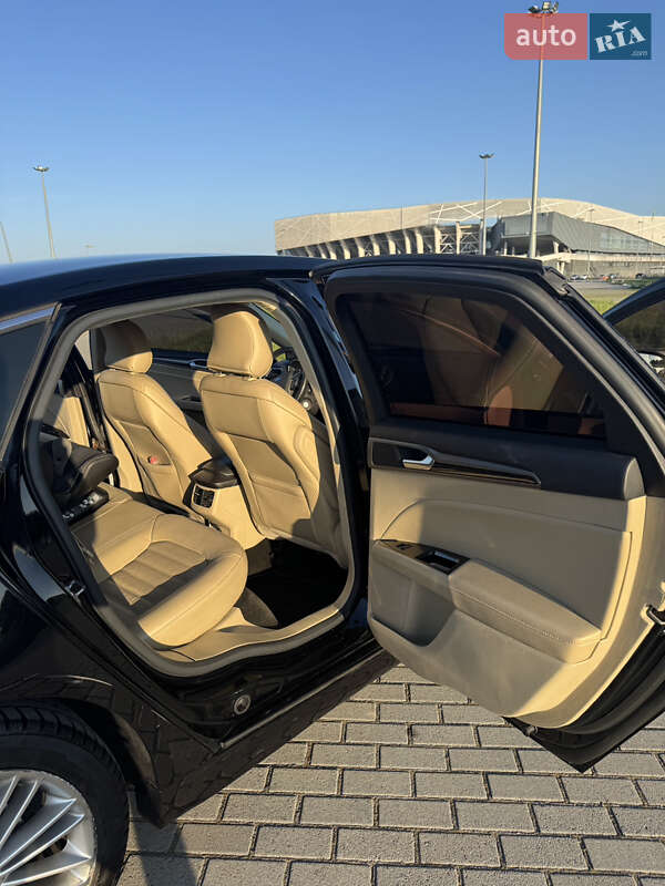 Седан Ford Fusion 2016 в Львове