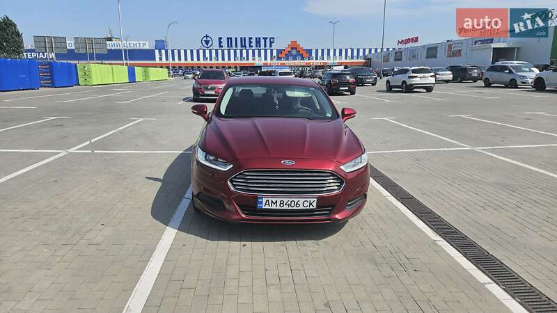 Седан Ford Fusion 2015 в 