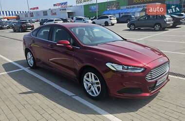Седан Ford Fusion 2015 в 
