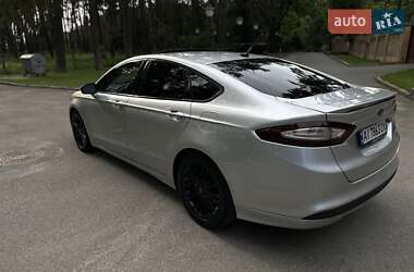 Седан Ford Fusion 2013 в 