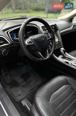 Седан Ford Fusion 2013 в 