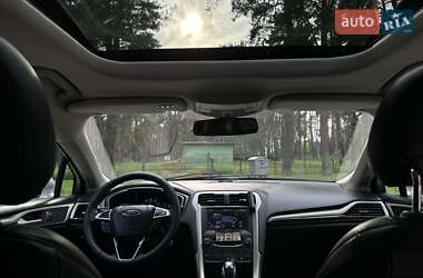 Седан Ford Fusion 2013 в 