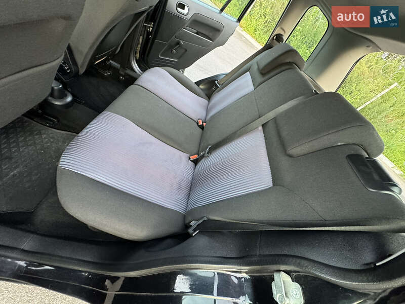 Хэтчбек Ford Fusion 2006 в Виннице