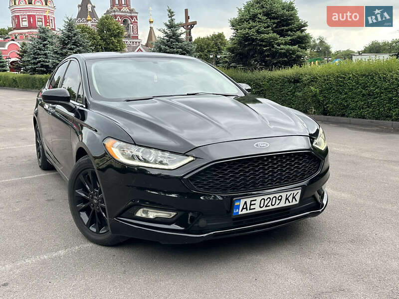 Седан Ford Fusion 2017 в 