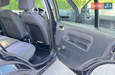 Хэтчбек Ford Fusion 2006 в 