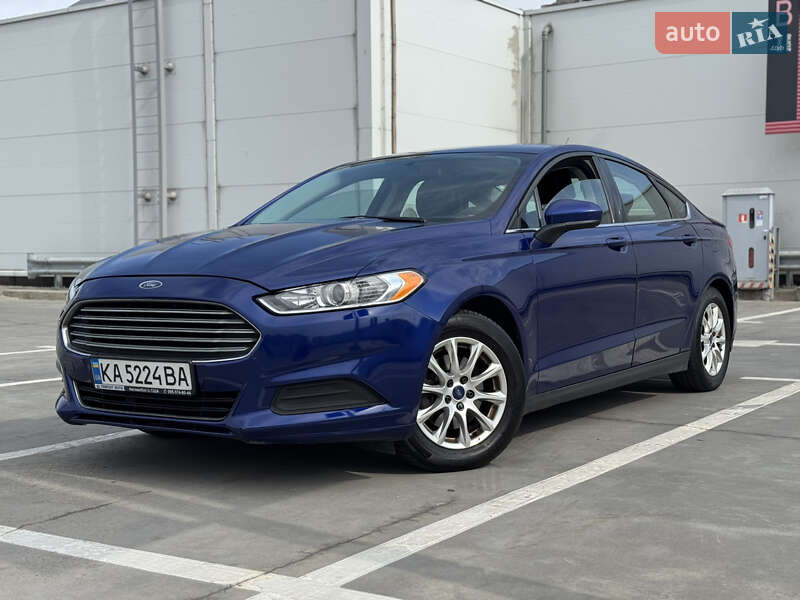 Седан Ford Fusion 2015 в 