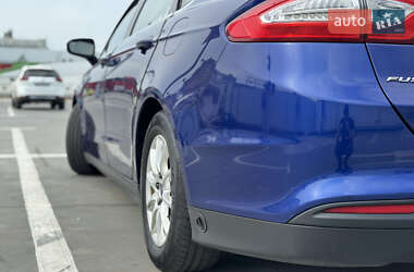 Седан Ford Fusion 2015 в 