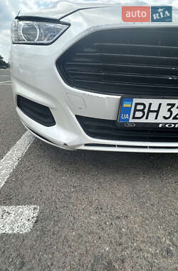 Седан Ford Fusion 2015 в 