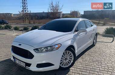 Седан Ford Fusion 2016 в 