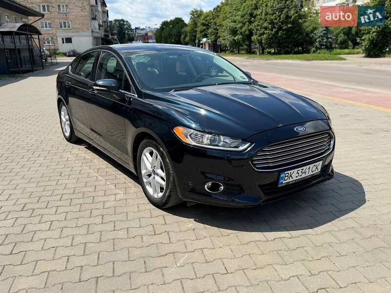 Седан Ford Fusion 2013 в Ровно