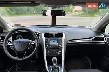 Седан Ford Fusion 2013 в 