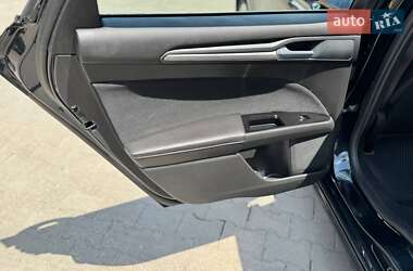 Седан Ford Fusion 2013 в 