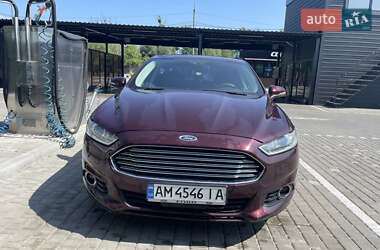 Седан Ford Fusion 2012 в 