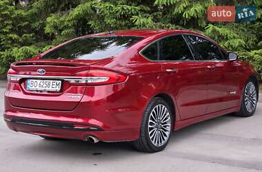 Седан Ford Fusion 2017 в 