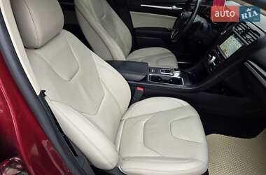 Седан Ford Fusion 2017 в 