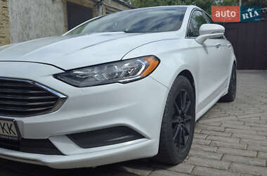Седан Ford Fusion 2016 в 