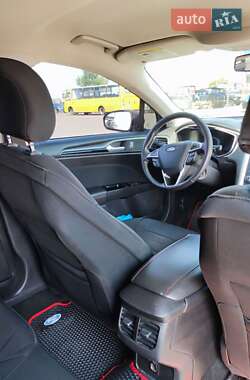 Седан Ford Fusion 2015 в 