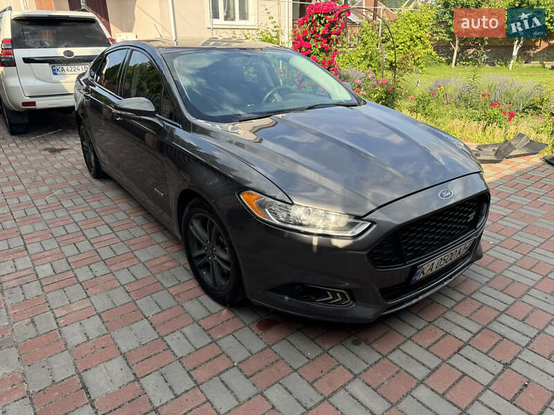 Седан Ford Fusion 2015 в Киеве фото 5 Седан Ford Fusion 2015 в Киеве