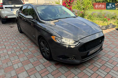 Седан Ford Fusion 2015 в 