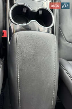 Седан Ford Fusion 2015 в 