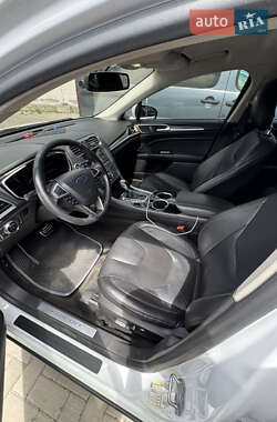 Седан Ford Fusion 2013 в 