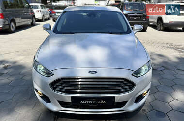 Седан Ford Fusion 2013 в 