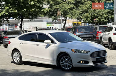 Седан Ford Fusion 2013 в 