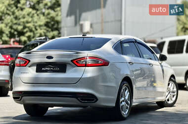 Седан Ford Fusion 2013 в 