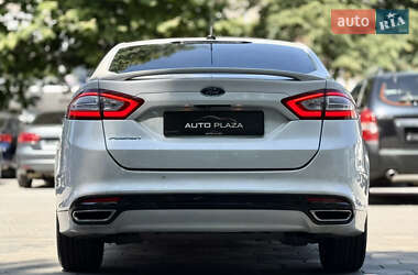 Седан Ford Fusion 2013 в 