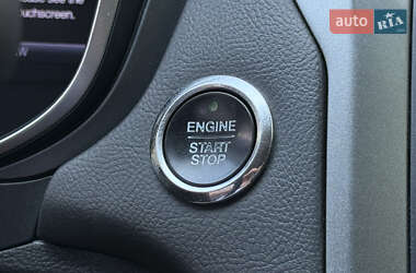 Седан Ford Fusion 2013 в 