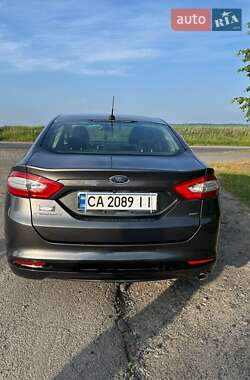 Седан Ford Fusion 2015 в 