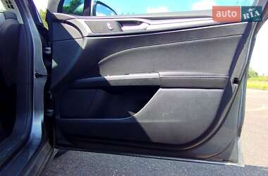 Седан Ford Fusion 2012 в 