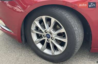 Седан Ford Fusion 2017 в 