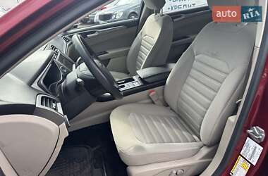 Седан Ford Fusion 2017 в 
