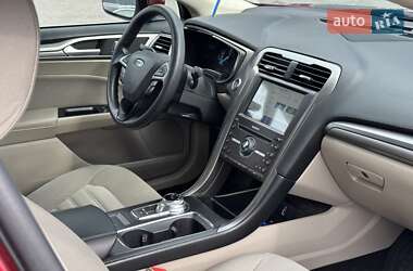 Седан Ford Fusion 2017 в 