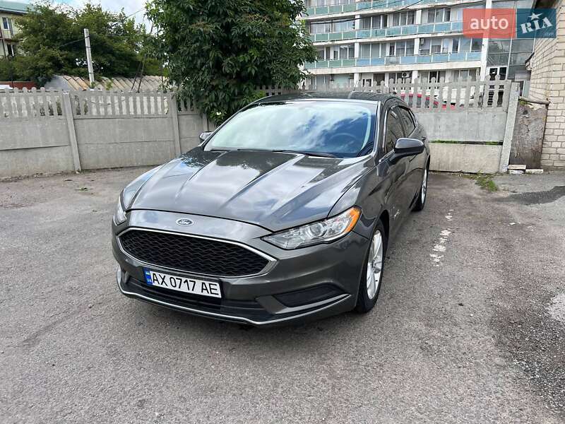 Седан Ford Fusion 2018 в 