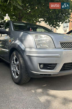 Хетчбек Ford Fusion 2005 в 