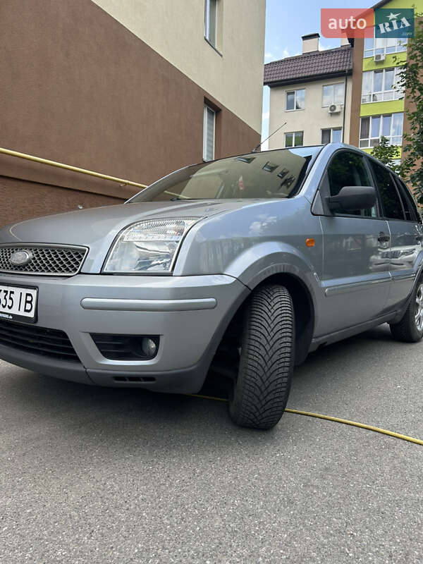 Хэтчбек Ford Fusion 2005 в Киеве