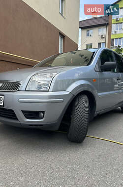 Хетчбек Ford Fusion 2005 в 