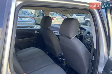 Хэтчбек Ford Fusion 2010 в 