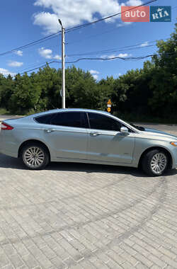 Седан Ford Fusion 2014 в 