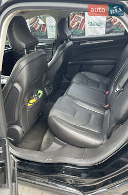 Седан Ford Fusion 2015 в 