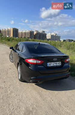 Седан Ford Fusion 2015 в 